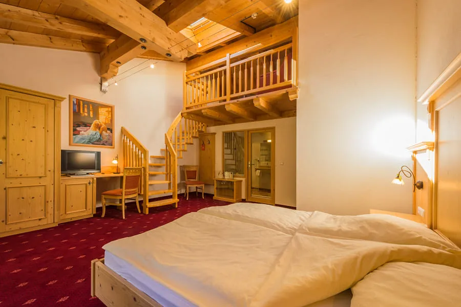 Rustikal-modernes Zimmer im Gasthof Ochsalm